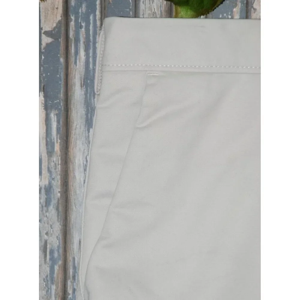Haggar Men's Classic Khaki Chino Shorts Size 42 Flat Front Pockets Preppy Casual